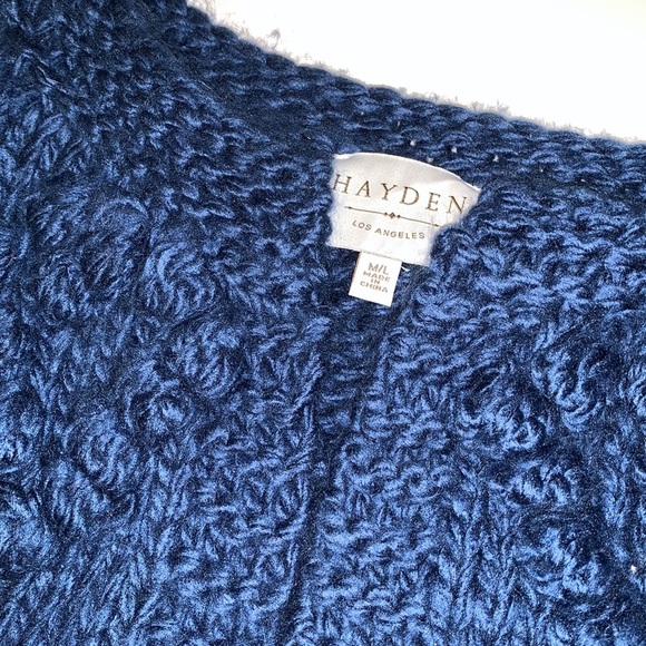 Hayden Los Angeles Blue Heart Pattern Chunky Knit Cardigan - Women’s Size Medium - Picture 6 of 7